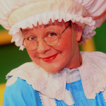 Wendy Eaton as The Old Lady in The Rose Theater's production of GOODNIGHT MOON, running Sept. 2-18, 2016.